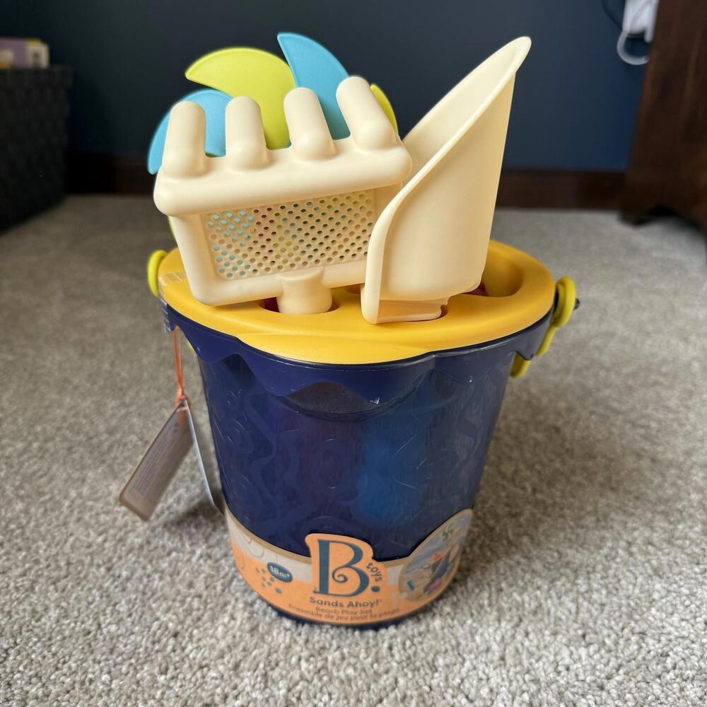 🏖☀️B. Toys Beach Bucket Set Blue Beach Sandbox Toy. All In One!! ☀️🏝